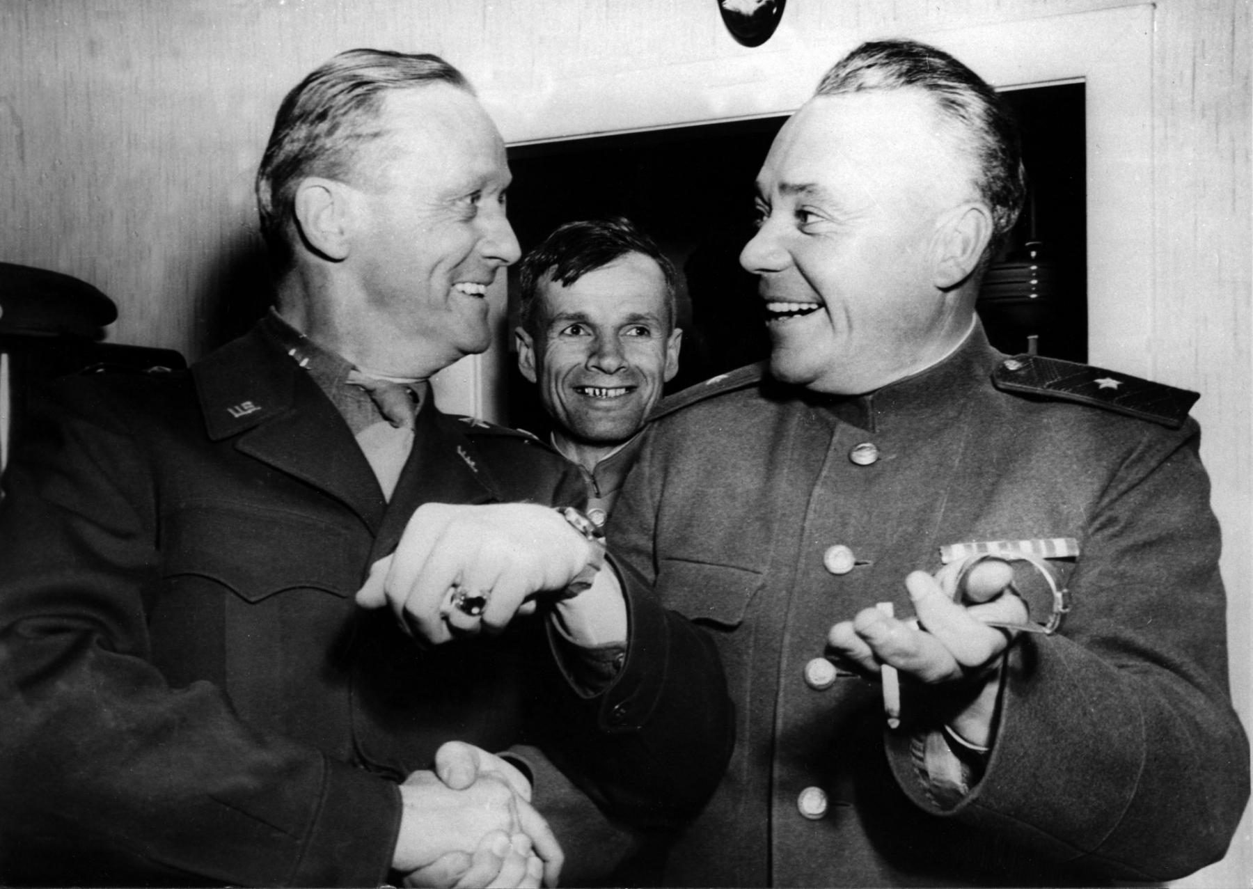 General Stanley Reinhart und General Dmitri Dritschkin am 08.05.1945 in Erlauf